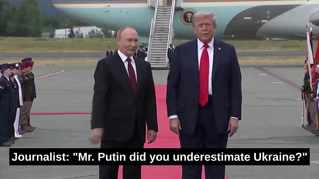 Rencontre Trump/Poutine : Les images du seul incident de la rencontre, quand une journaliste apostrophe le Président Russe : "Mr Poutine, allez-vous arrêter de tuer des civils ?"