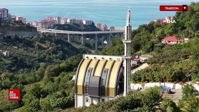 Trabzon'da dünyada bir benzeri olmayan cami görüntüsüyle dikkat çekiyor