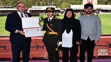 Şehit Ömer Halisdemir'in kızı teğmen oldu!