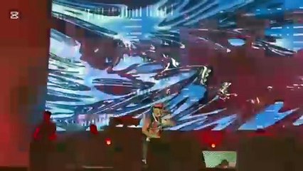 Lazza Scalda il Volcano Stage a Red Valley 🔥