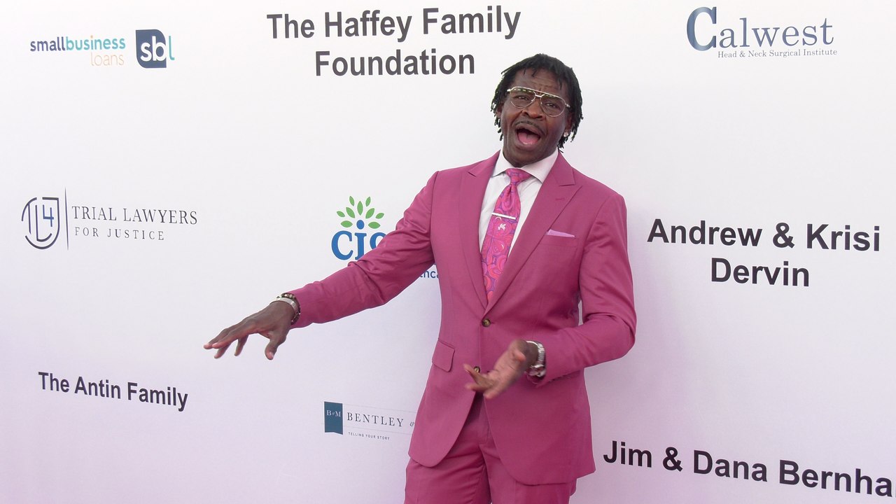 Michael Irvin attends the "Harold and Carole Pump Foundation 25th Anniversary Celebrity Dinner" red carpet in Los Angeles