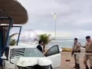 'Playboy' com sinais de embriaguez atropela corredor na orla da Pituba e é preso; vítima teve fratura exposta