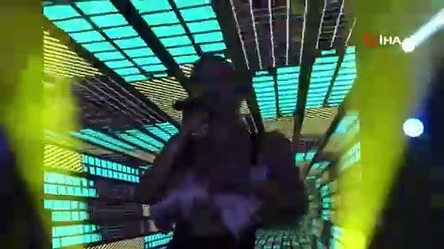 Tavas Zeybek Festivalinde İrem Derici fırtınası esti