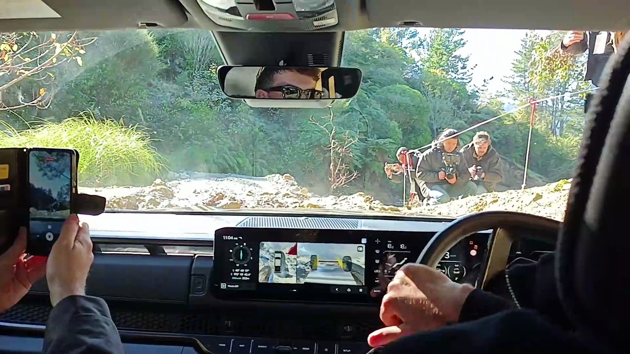Kia Tasman X-Pro, water wading