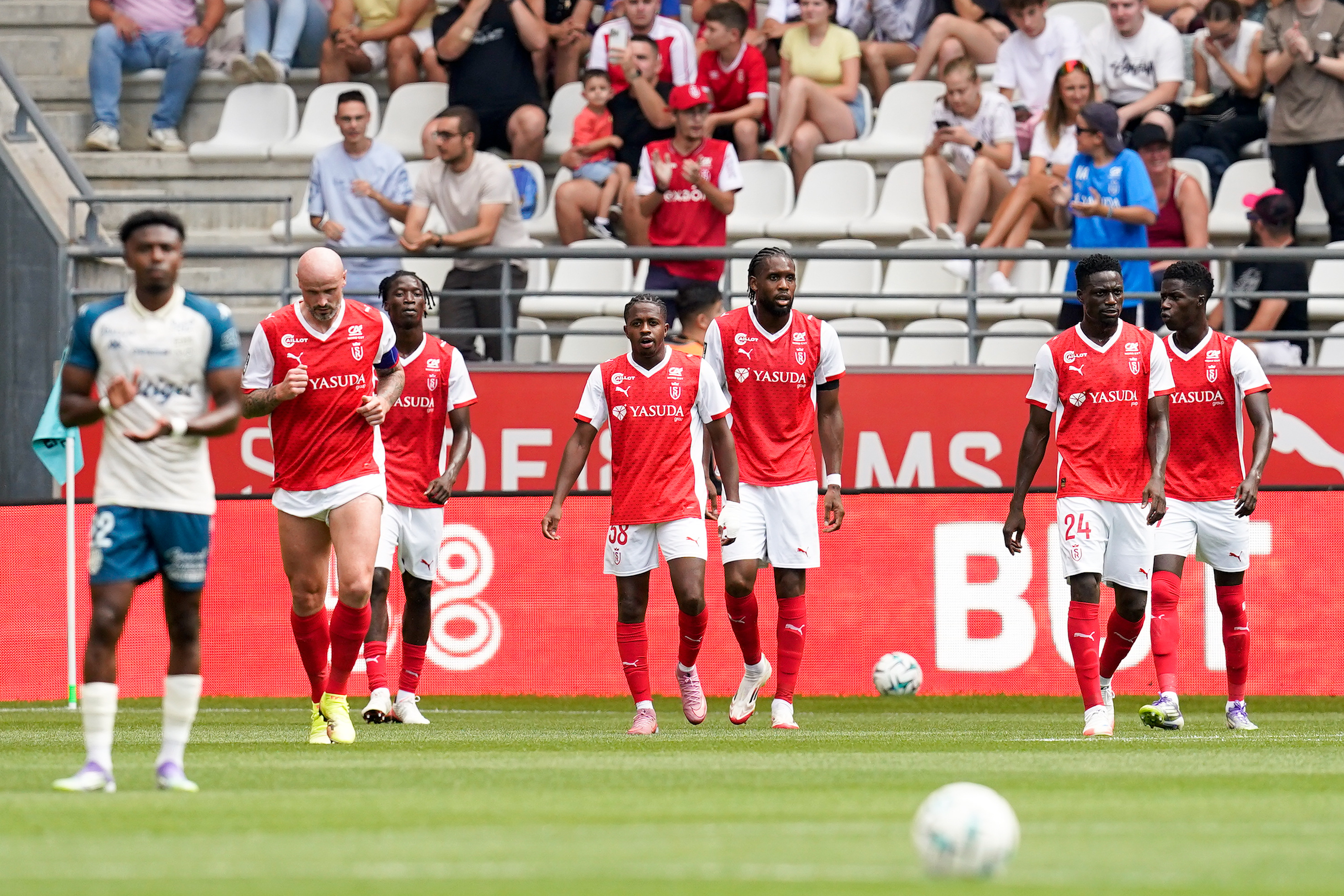 Ligue 2 : Reims réussit sa première à domicile