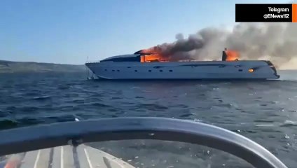 ロシアで豪華ヨットが炎上