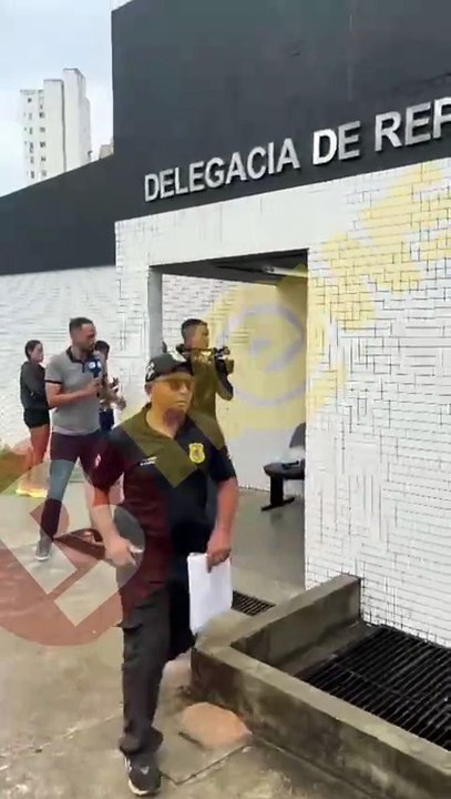 VÍDEO: Playboy que atropelou corredor na Pituba deixa a Central de Flagrantes