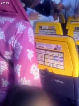 La vidéo de la bagarre qui a éclaté à bord d’un avion Ryanair à cause des pleurs d'un bébé,, clouant le vol au sol, jusqu'à l'arrivée de la police