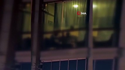 Beylikdüzü’nde evin balkonunda uyuşturucu kullanan şahıslar kamerada: 1 gözaltı