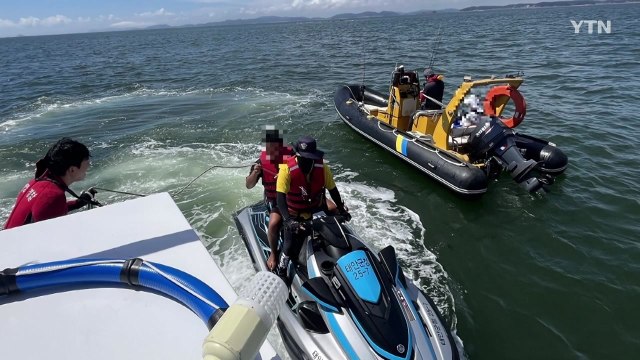 충남 태안 해상 레저보트 좌초 신고...2명 구조 / YTN