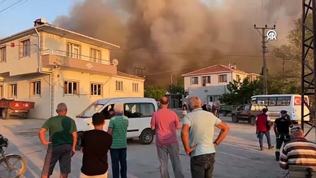 Çanakkale Gelibolu'da orman yangını: Köyler tahliye edildi!