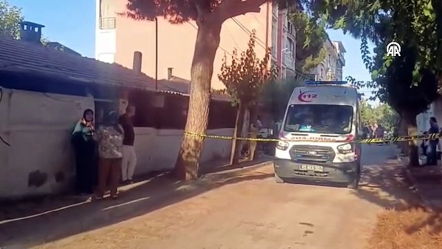 16 yaşındaki kız çocuğu evinde bıçaklanmış halde ölü bulundu