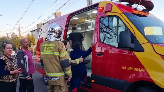 Após incêndio em apartamento no XIV de Novembro, duas pessoas são socorridas pelo Siate