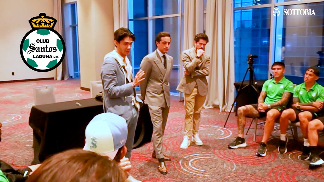 Santos Laguna estrena uniforme con trajes y Aleco Irarragorri los presume