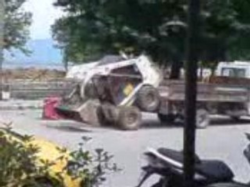 charger un bobcat dans un camion