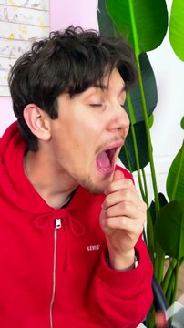 No More Sticky Hands! 🍭 Smart Lollipop Hack #gadgets #parenting