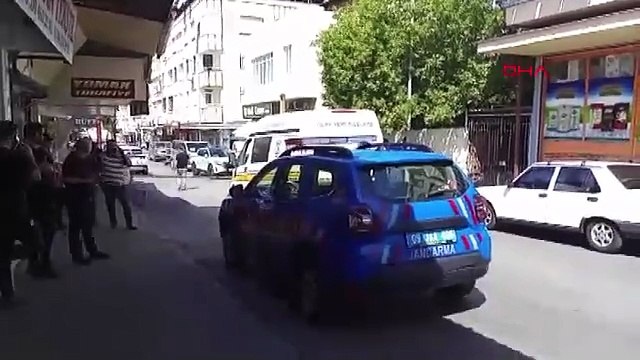 Boşanma aşamasındaki cani polis çıktı: Eşine kurşun yağdırıp öldürdü!