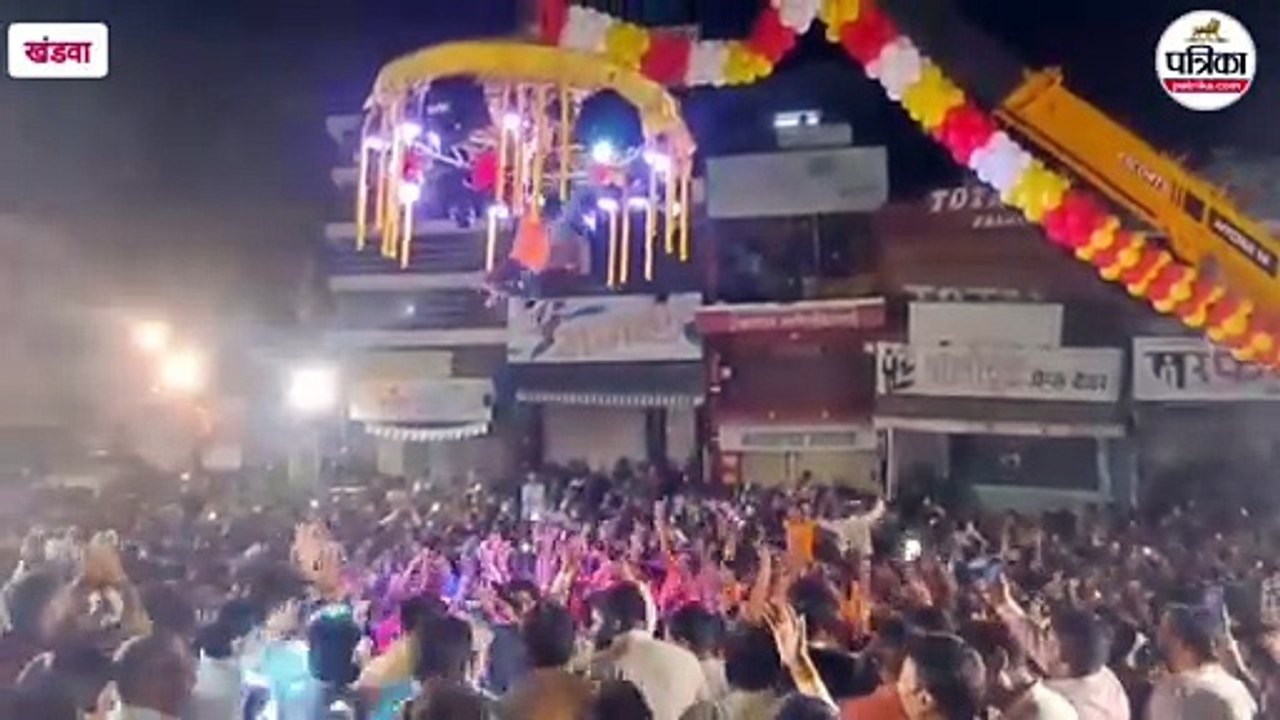 जन्माष्टमी... 45 फीट ऊंची थी मटकी, कई प्रयासों में भी नहीं फूटी, करनी पडी 15 फीट नीचे