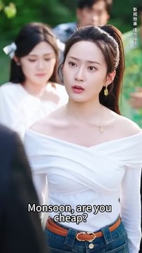 In her previous life, she died in childbirth, and her scumbag husband turned around and made Bai Yueguang his wife, leaving their daughter to be bullied and ridiculed. Reborn 18 years later, she punched Bai Yueguang and kicked her scumbag husband to prote