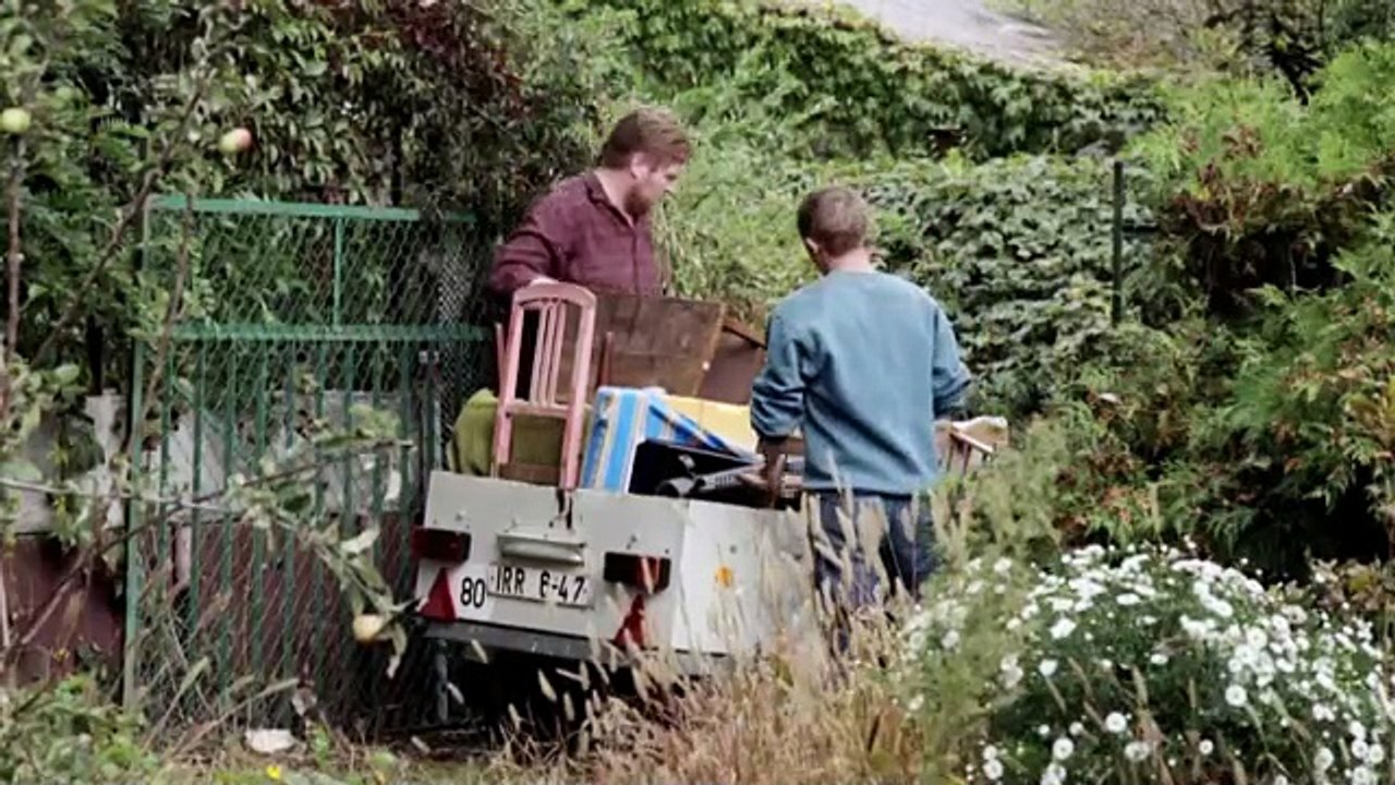 Weissensee S02E03-Julia