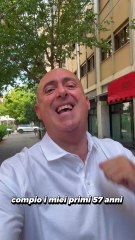 Tanti auguri a un picciriddo di soli 57 anni. Chi dici!?