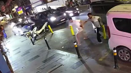 17 yaşındaki sürücü 7 araca çarptı; 2 kişi ölümden koşarak kurtuldu