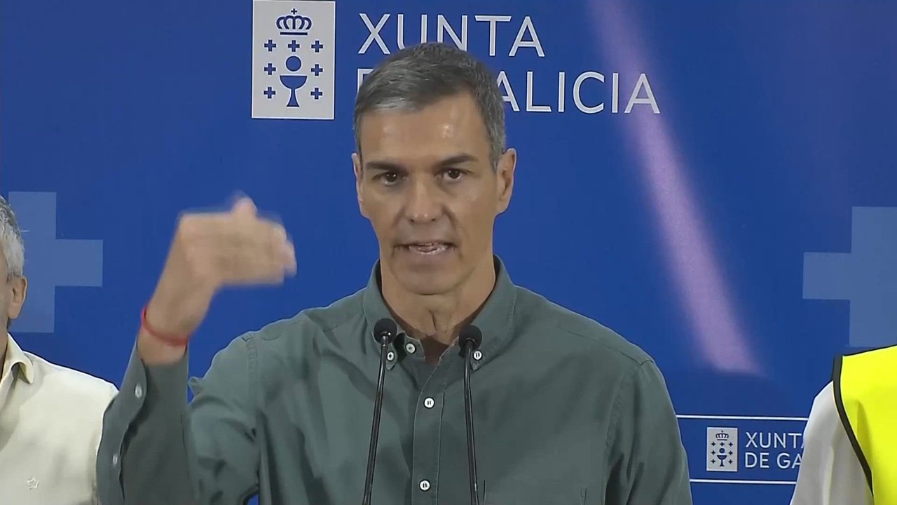 El tenso momento durante la comparecencia de Pedro Sánchez en que le da un golpe de calor a una periodista