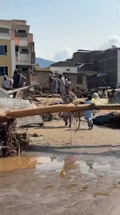 flood of swat if some one want donate comment me i will provide the account number plzz help of these people...