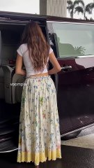 the humble napkin finds it’s prime time spot in the super expensive jhhola as this one hops out of her ride and rolls into the airport janhvi kapoor