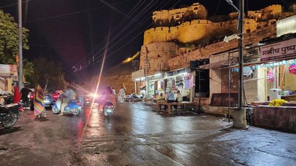 Video: दिनभर उमस और तपिश ने किया बेहाल, शाम को बूंदाबांदी से भीगी सडक़ें