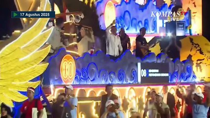 Momen Seskab Teddy Joget di Atas Mobil Karnaval di Depan Presiden Prabowo dan Wapres Gibran