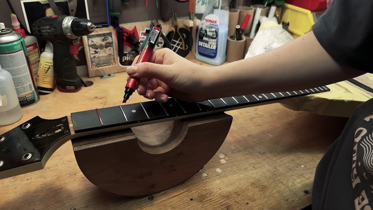 Refret to stainless steel and restoration of a Gibson Flying V (Jun 8, 2023) [Tanya Shpachuk]