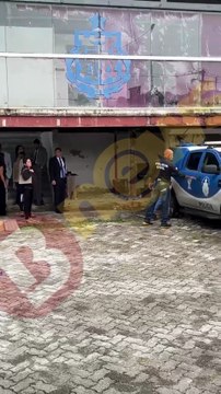 homem, que atropelou corredor, passa por audiência de custódia e sai sob gritos da delegacia: Justiça, justiça