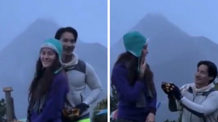 Volcán hace erupción en propuesta de matrimonio; momento viral