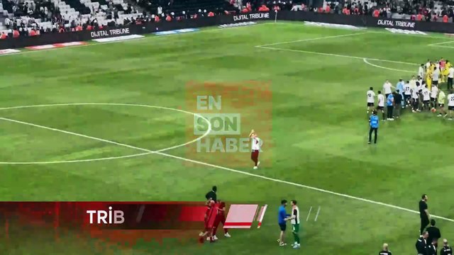 Beşiktaş tribünleri Ole Gunnar Solskjaer'i ıslıkladı