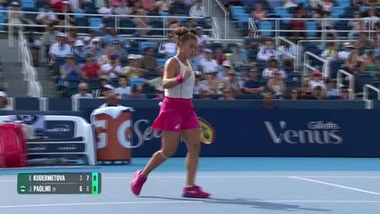 Paolini sees off Kudermetova to set up Swiatek final