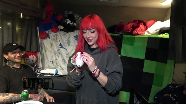 VANA - BUS INVADERS Ep. 2090