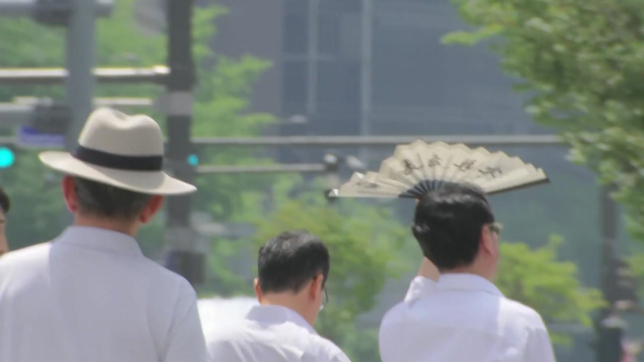 [날씨] 전국 폭염특보, 무더위 기승...중북부 오후~밤 강한 비 / YTN