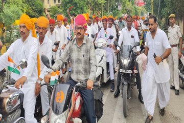 केसरिया वाहन रैली निकाली, सेवानिवृत्त सैनिकों को किया सम्मानित