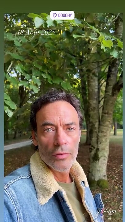 Anthony Delon publie régulièrement des stories Instagram depuis Douchy, la demeure de son défunt père Alain Delon. @therealanthonydelon