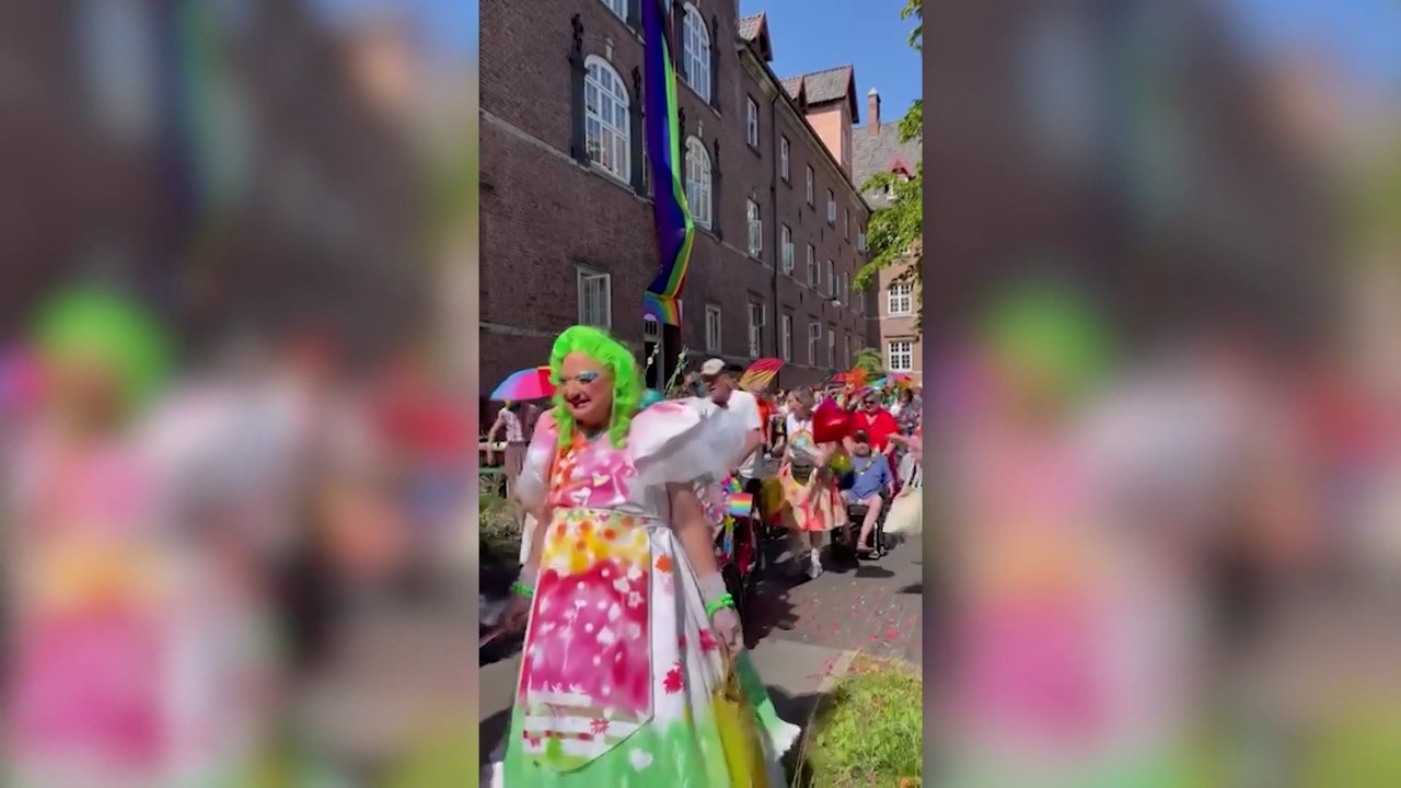 Onsdag fejrede beboerne på regnbueplejehjemmet Slottet i København 10-års jubilæum. | 2025 | DR