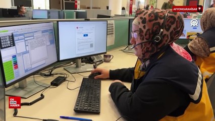 Afyonkarahisar'da oğlunun boğazına fındık kaçan anneyi 112 çalışanı sakinleştirdi