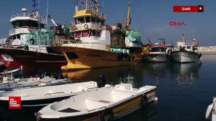 İzmir'de göçmen botu battı