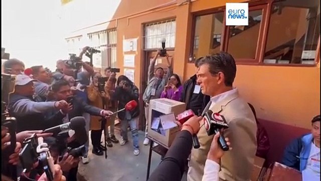 Candidatos de direita e de centro vão a inédita segunda volta nas presidenciais da Bolívia