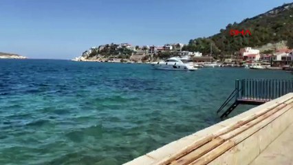 İzmir'de göçmen botu battı, 4 ölü