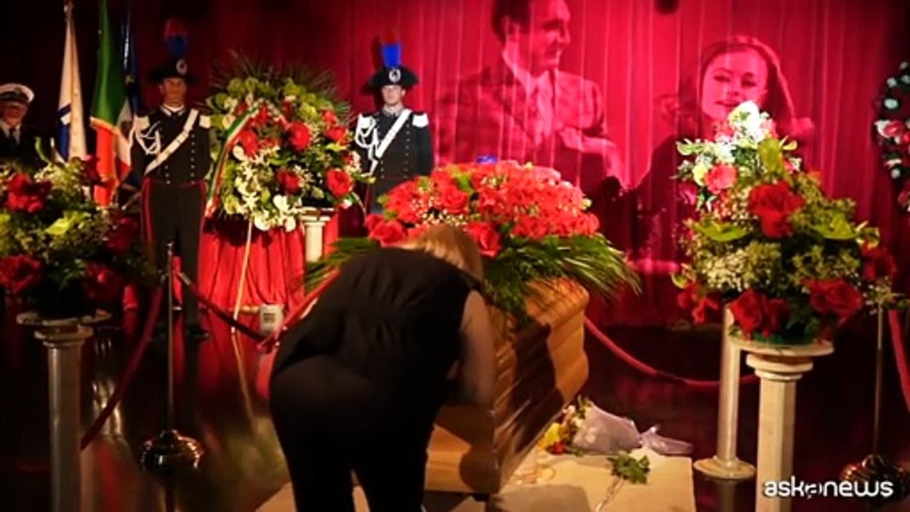 Addio a Pippo Baudo, la Camera ardente al Teatro delle Vittorie