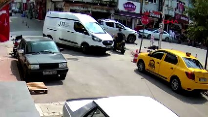 Bursa\'da feci kaza! Yolun karşısına geçerken...