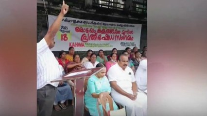 കോട്ടയം കളക്ടറേറ്റിനു മുന്നിലെ ആശാ സമരം:  പന്തൽ പൊളിച്ചു മാറ്റണമെന്ന് പൊലീസ് ആവശ്യപ്പെട്ടതിൽ തർക്കം