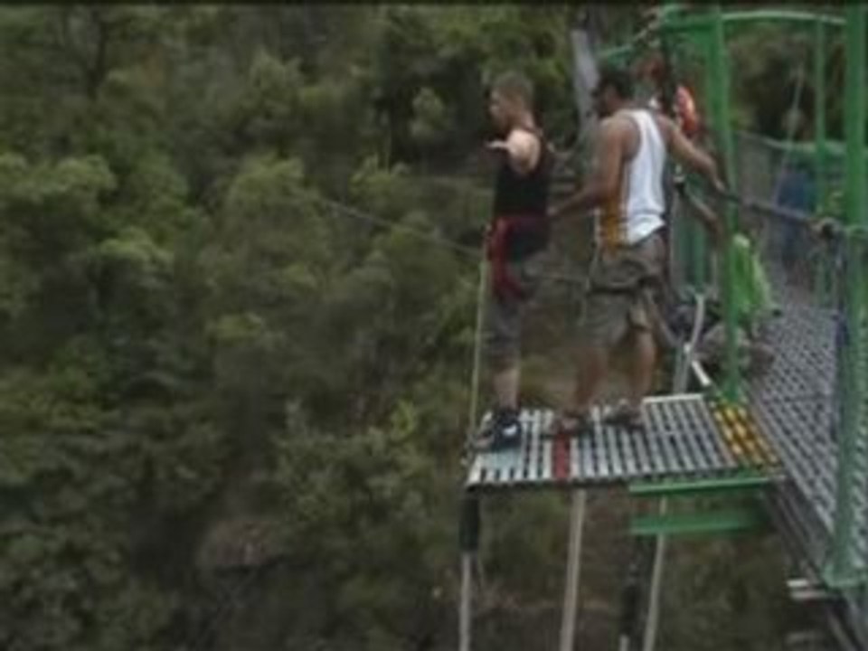 Bungy népal 166m -->même pas peur !!!!!!!!