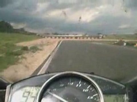 Moto piste R1 2006 circuit Carole le 16 mai 2008